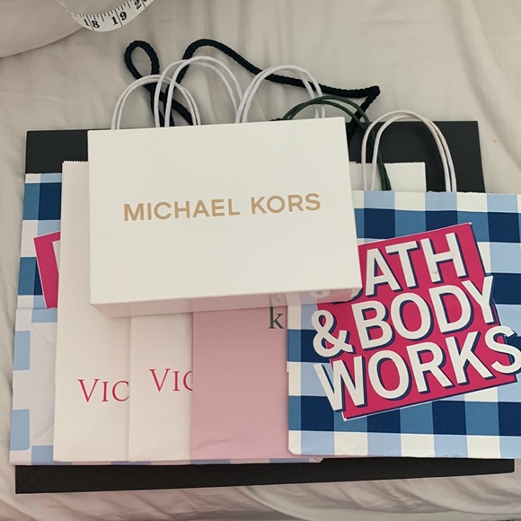 Gift Bags & Box - Picture 13 of 16